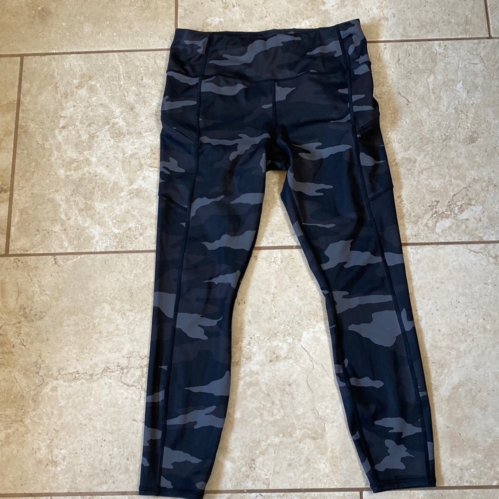 Athleta Contender Camo Leggings/Tights - SP